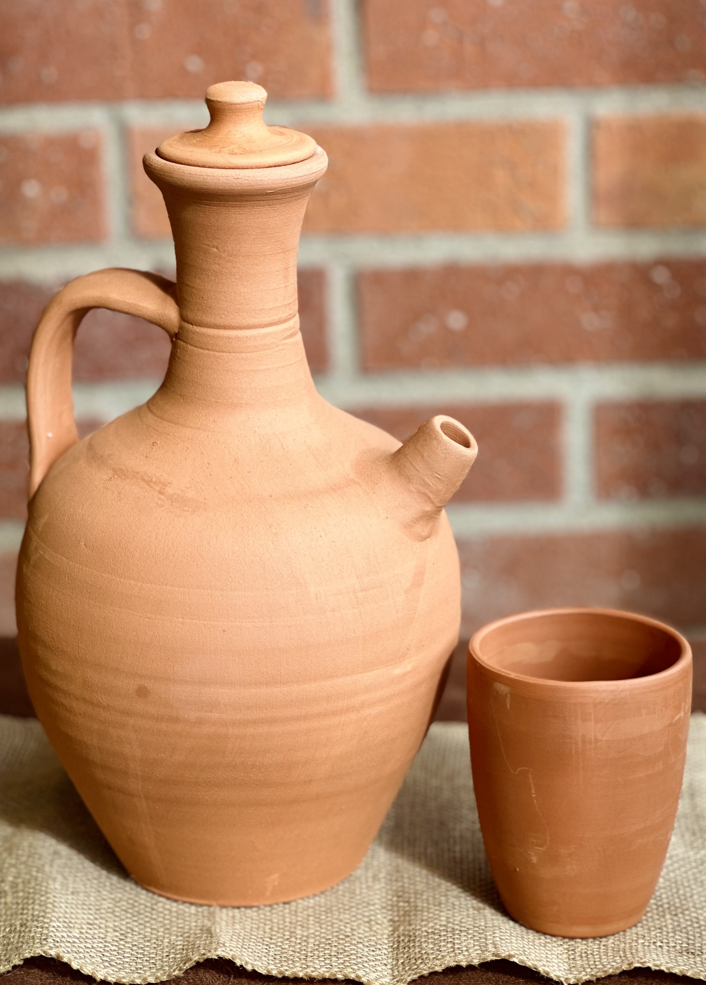 Natural Red Ceramic Water pot 2,5 liter